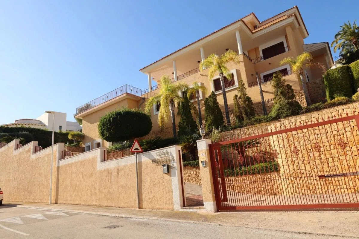 Vilă mediteraneană cu vedere la mare în L’Olla, Altea